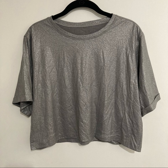lululemon athletica Tops - Lululemon soul cycle top sparkly crop shirt medium luminosity foil silver women